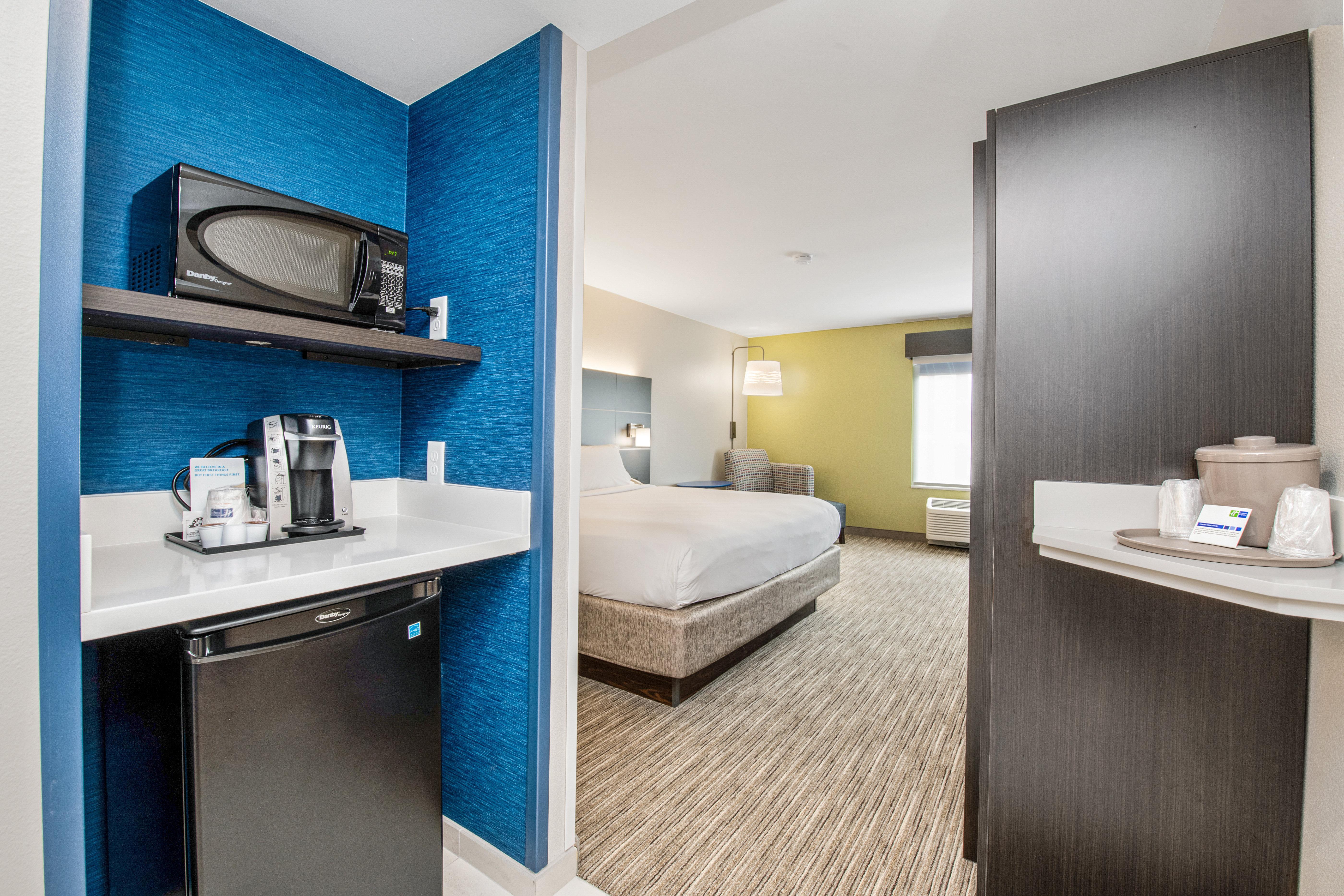 Holiday Inn Express - Delafield By Ihg Exterior photo