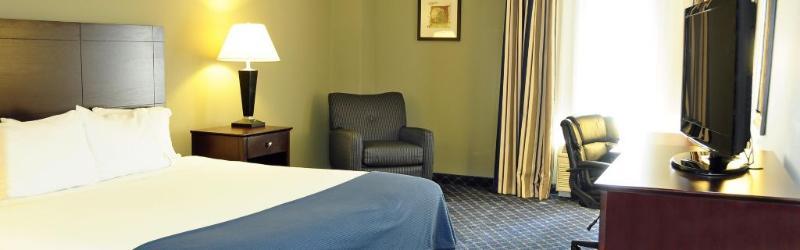 Holiday Inn Express - Delafield By Ihg Exterior photo