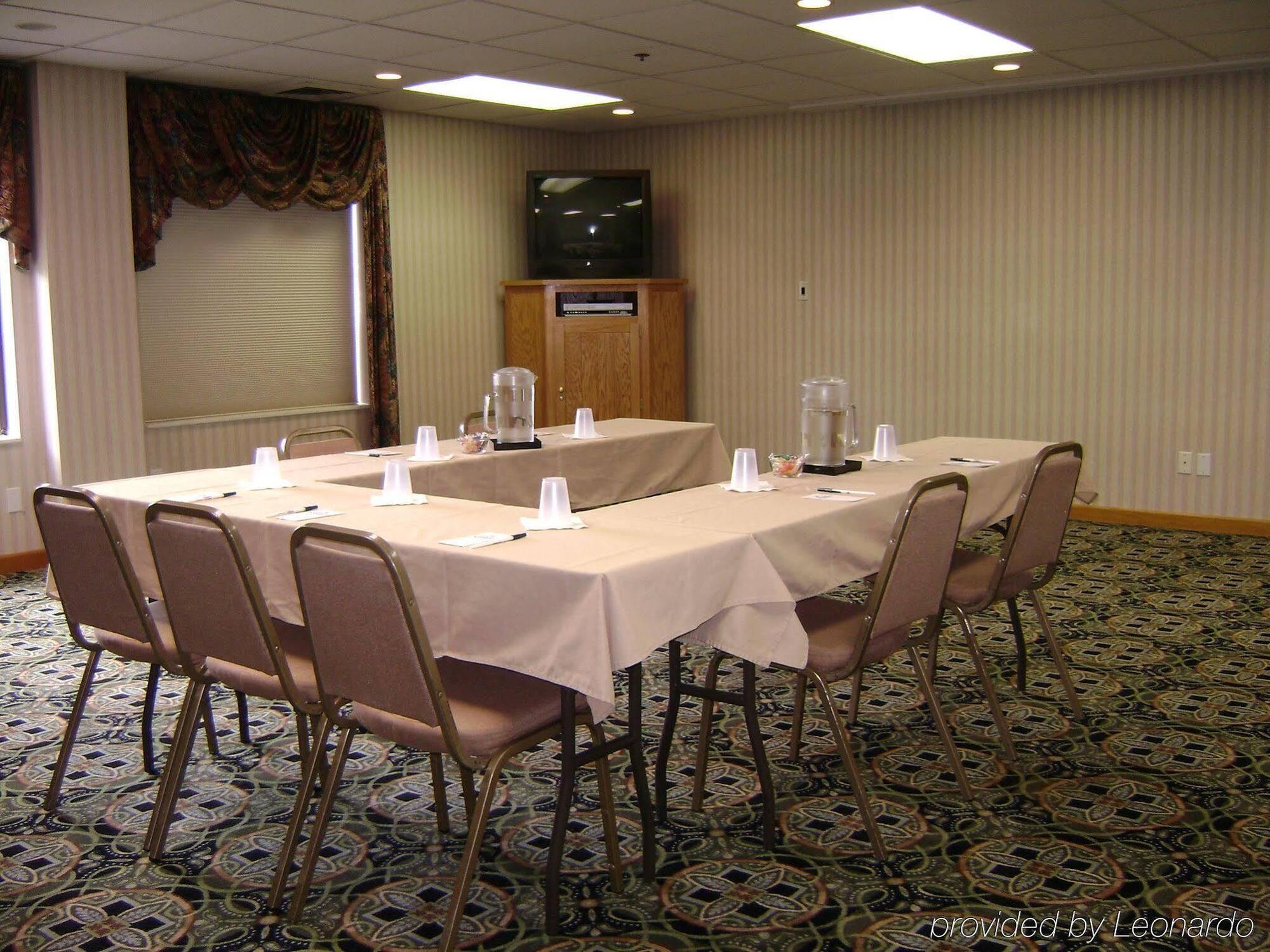 Holiday Inn Express - Delafield By Ihg Exterior photo